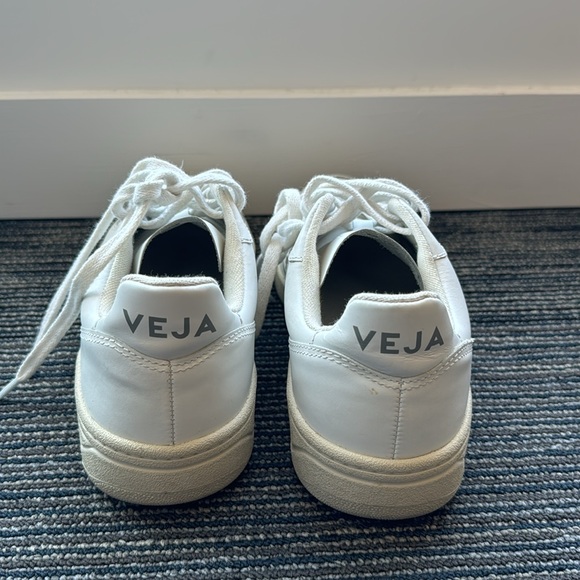 Veja v-10 white leather sneakers size 7 - Picture 4 of 10